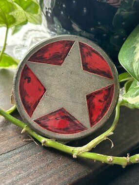 Circle Silver-Toned Belt Buckle with Star and Red Background